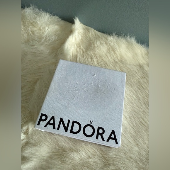 Pandora Moments Cubic Zirconia Sparkling Crown O Snake Chain Bracelet - Picture 2 of 12